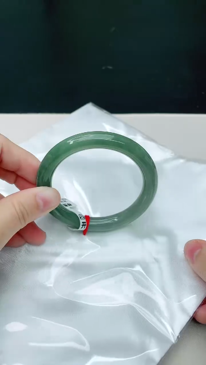 翡翠未镶嵌手镯天然A货翡翠56.6