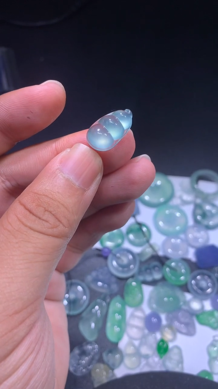 颈饰未镶嵌翡翠豆子