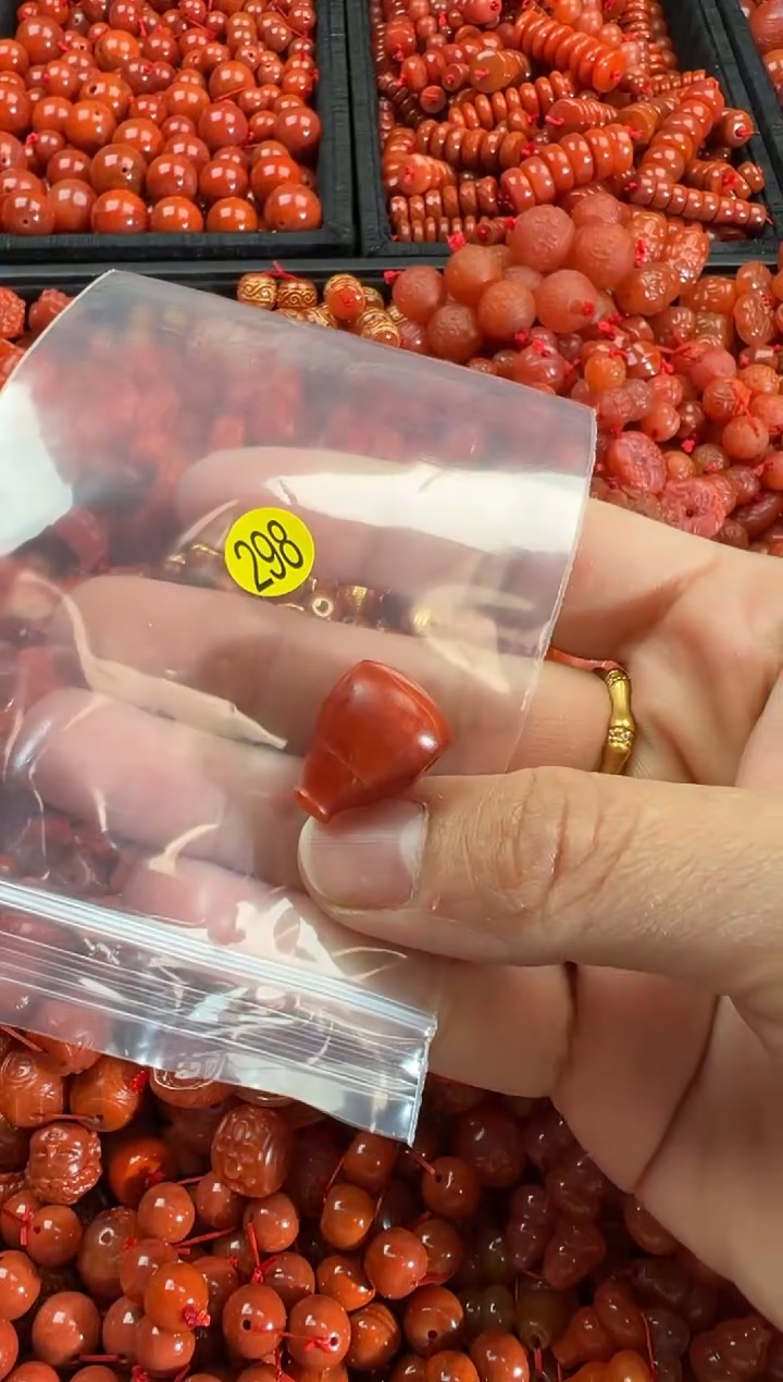 【闪购商品】南红玛瑙颈饰未镶嵌1