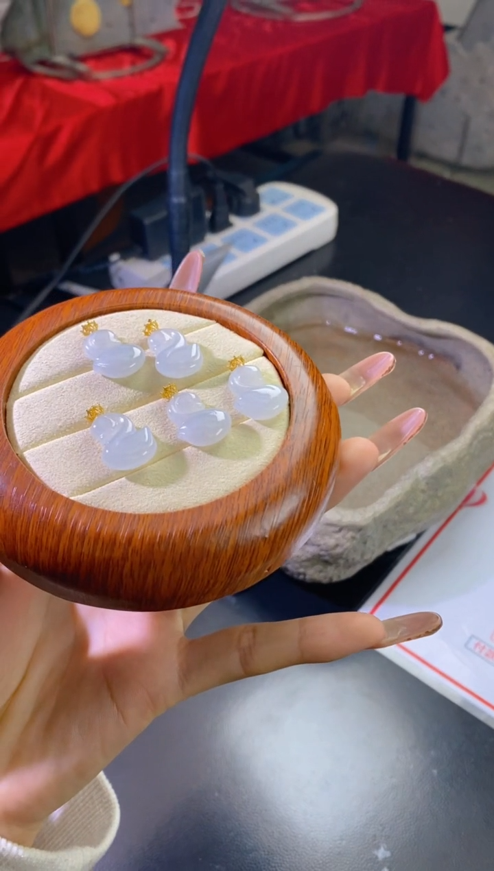 【闪购商品】翡翠挂件18K金镶嵌XZ-D838天鹅