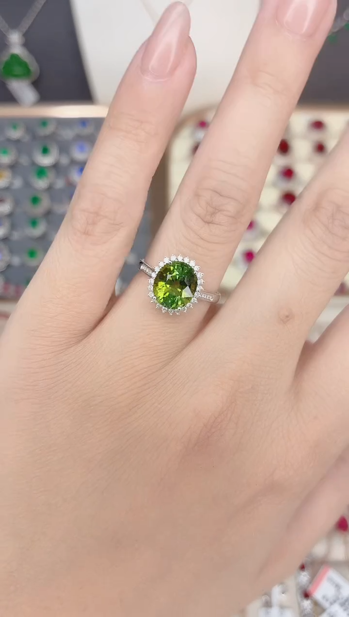 18K金镶嵌碧玺戒指碧玺3.6CT