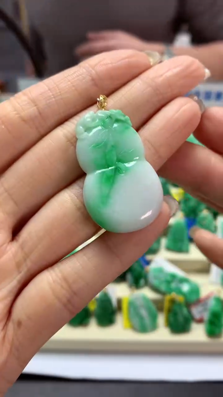 【闪购商品】翡翠吊坠(不含链)18K金镶嵌挂件