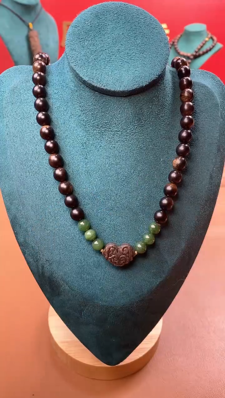 【闪购商品】沉香手串Y沉水紫棋楠玉化瘤疤08+祥云沉香木雕