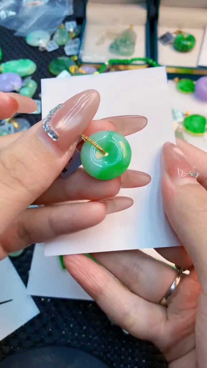 翡翠18K金镶嵌吊坠(不含链)1