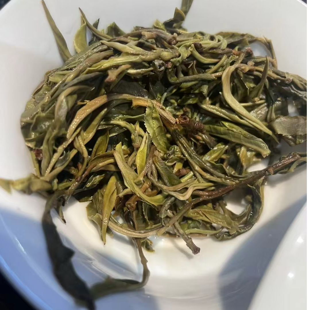 十一 . 十五  冰岛老寨  生茶 普洱茶  小方片  十片装
