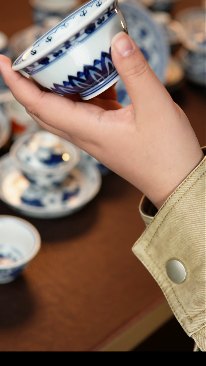 其他陶瓷宝象压手加内绘泛红压手杯