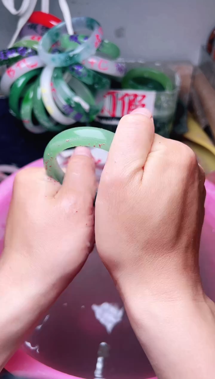 石英质玉手镯未镶嵌5556