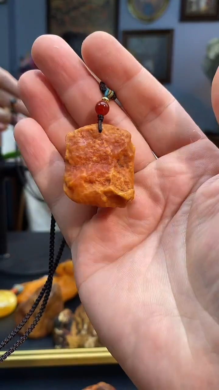琥珀颈饰未镶嵌吊坠
