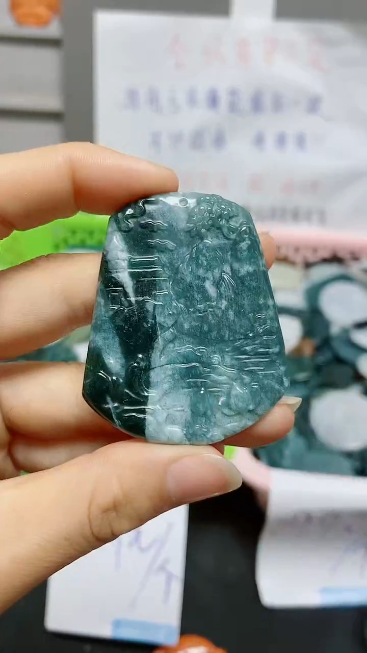 【闪购商品】翡翠颈饰未镶嵌天然翡翠A货