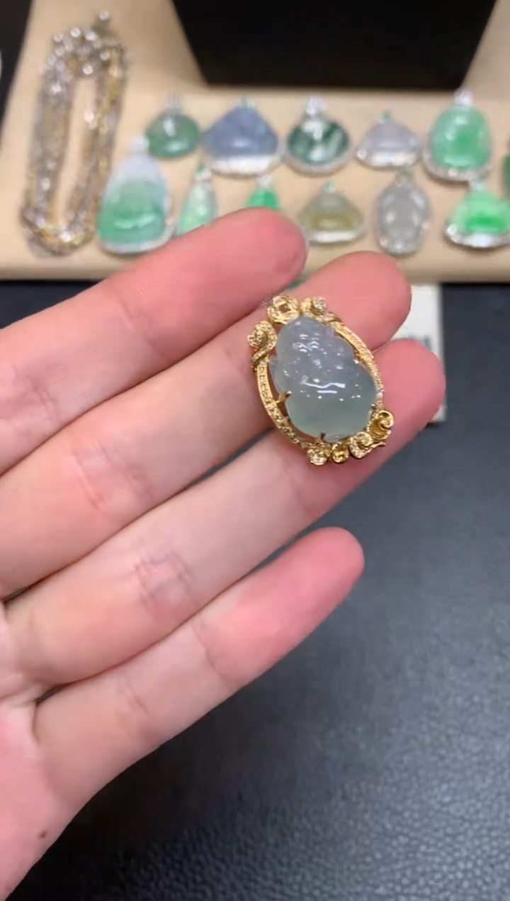 【闪购商品】翡翠颈饰18K金镶嵌貔貅【无服务费】