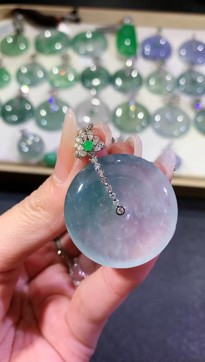 【闪购商品】翡翠吊坠(不含链)18K金镶嵌87无鉴赏