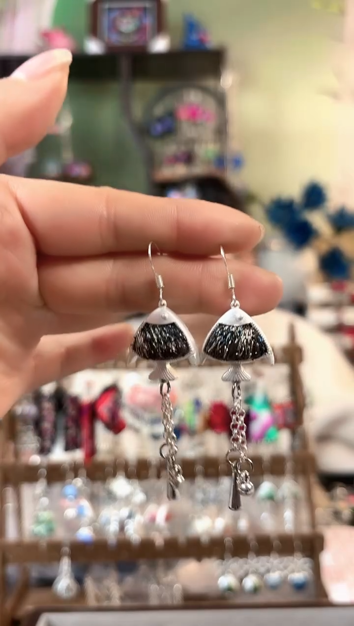 彩云南阁非遗老绣苗银饰品697