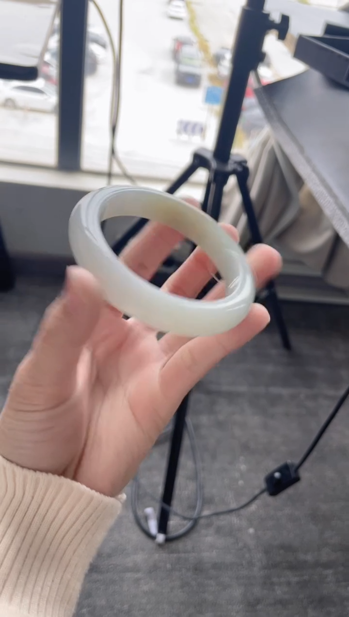 【闪购商品】翡翠手镯未镶嵌57-58手镯