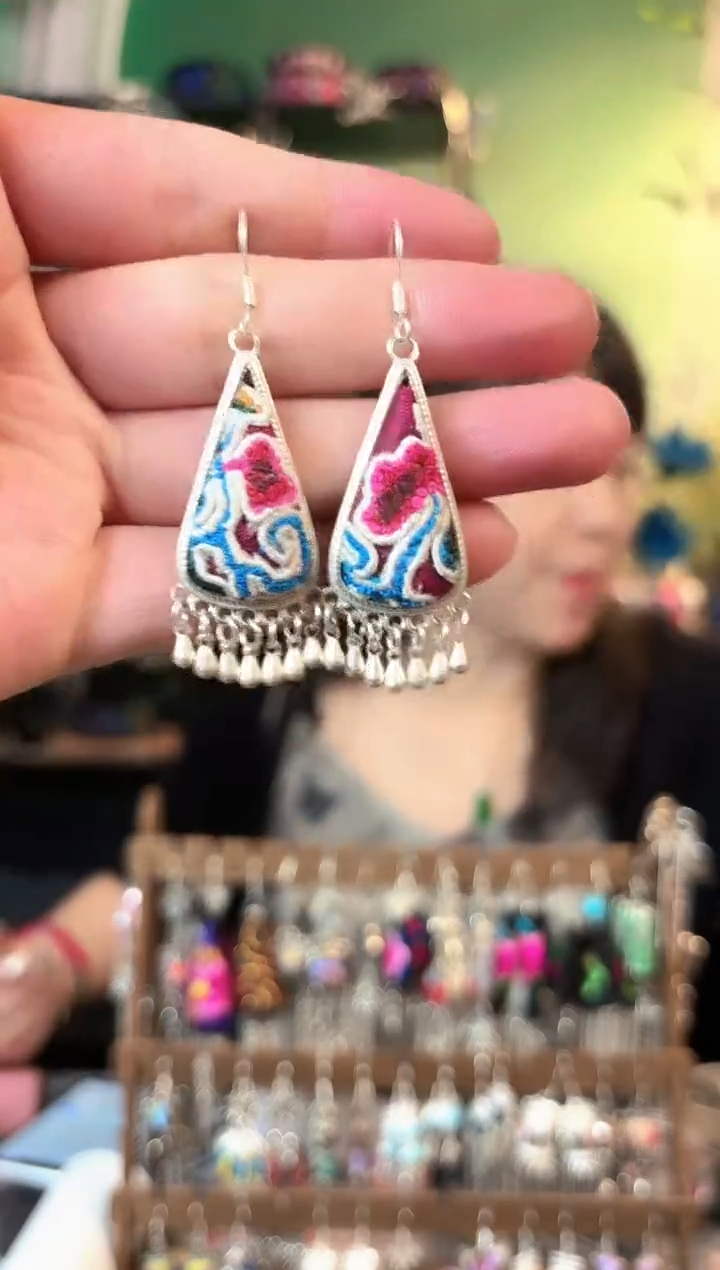 织绣彩云南阁非遗老秀饰品192