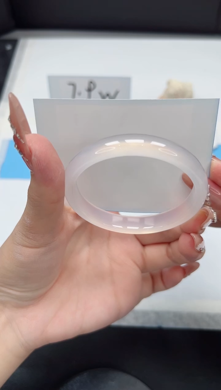 【闪购商品】石英质玉手镯未镶嵌382/荔枝54.7