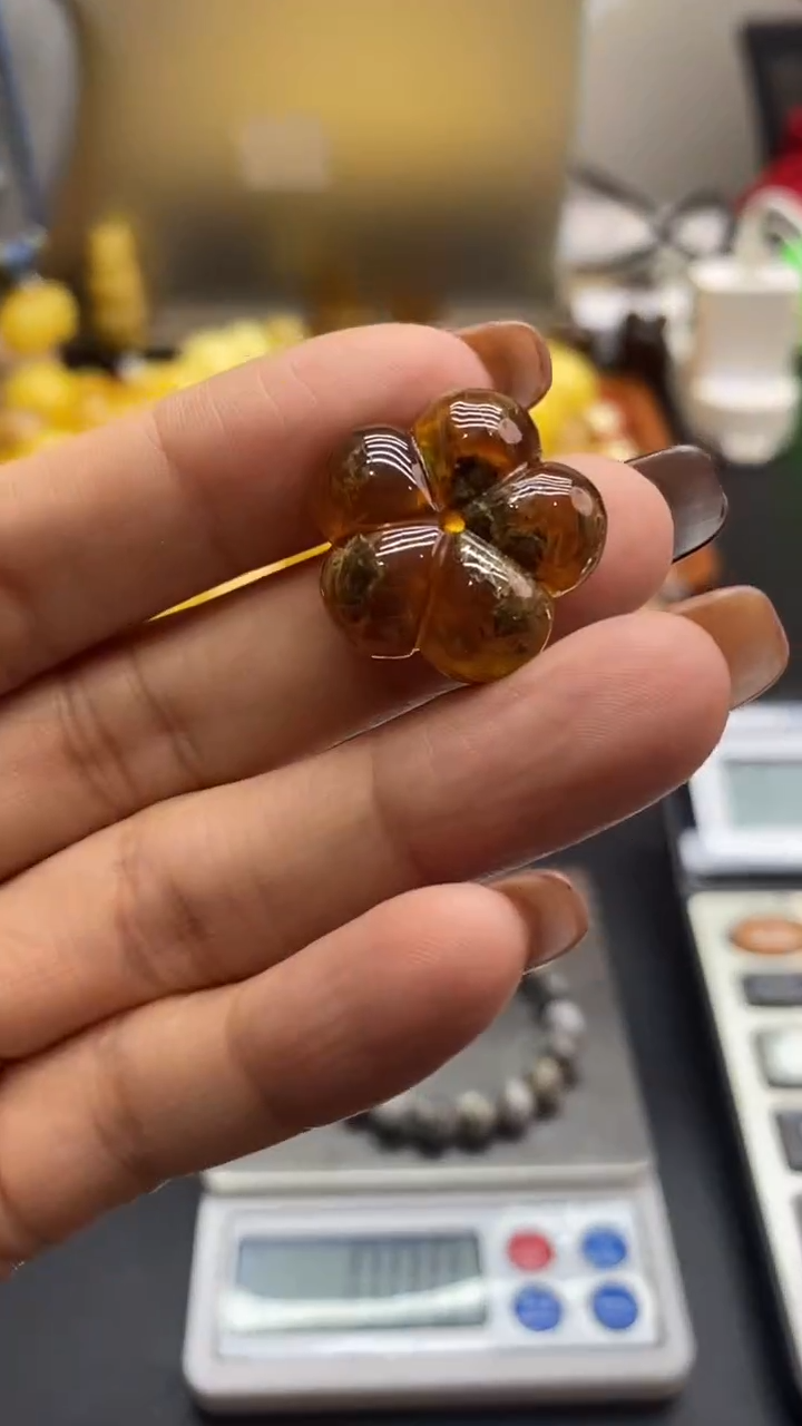 琥珀未镶嵌珠宝奇石106
