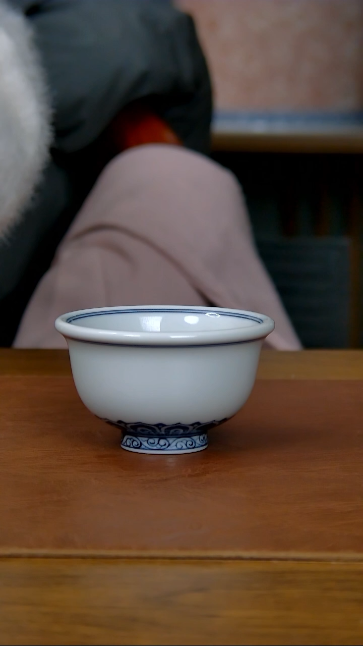 【闪购商品】陶瓷仿明宝相小压手杯（柴窑）