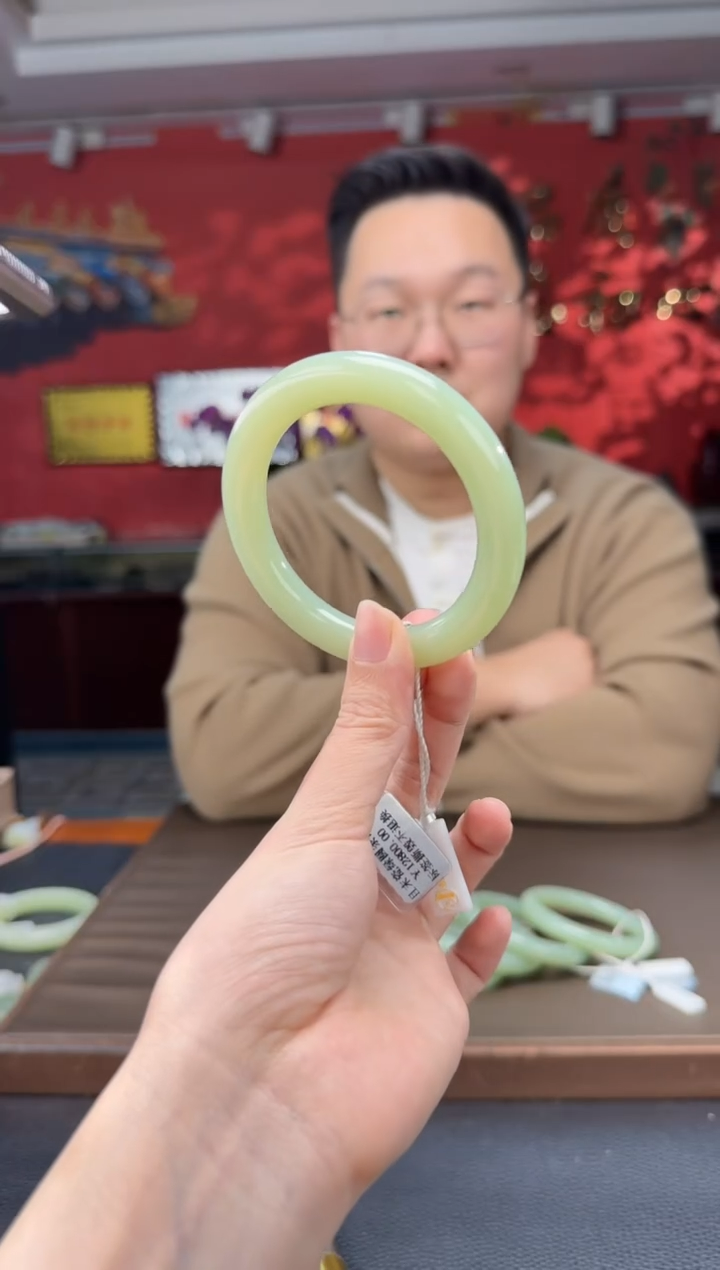 【闪购商品】和田玉.未镶嵌且末瓷蓝胖圆条52-57