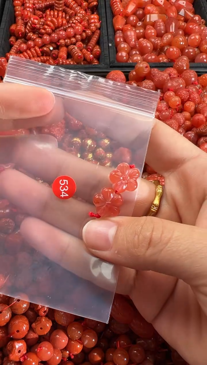 【闪购商品】南红玛瑙颈饰未镶嵌1