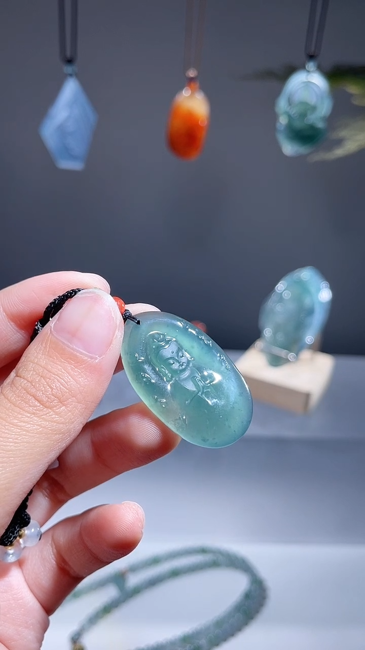 颈饰未镶嵌翡翠宝宝佛