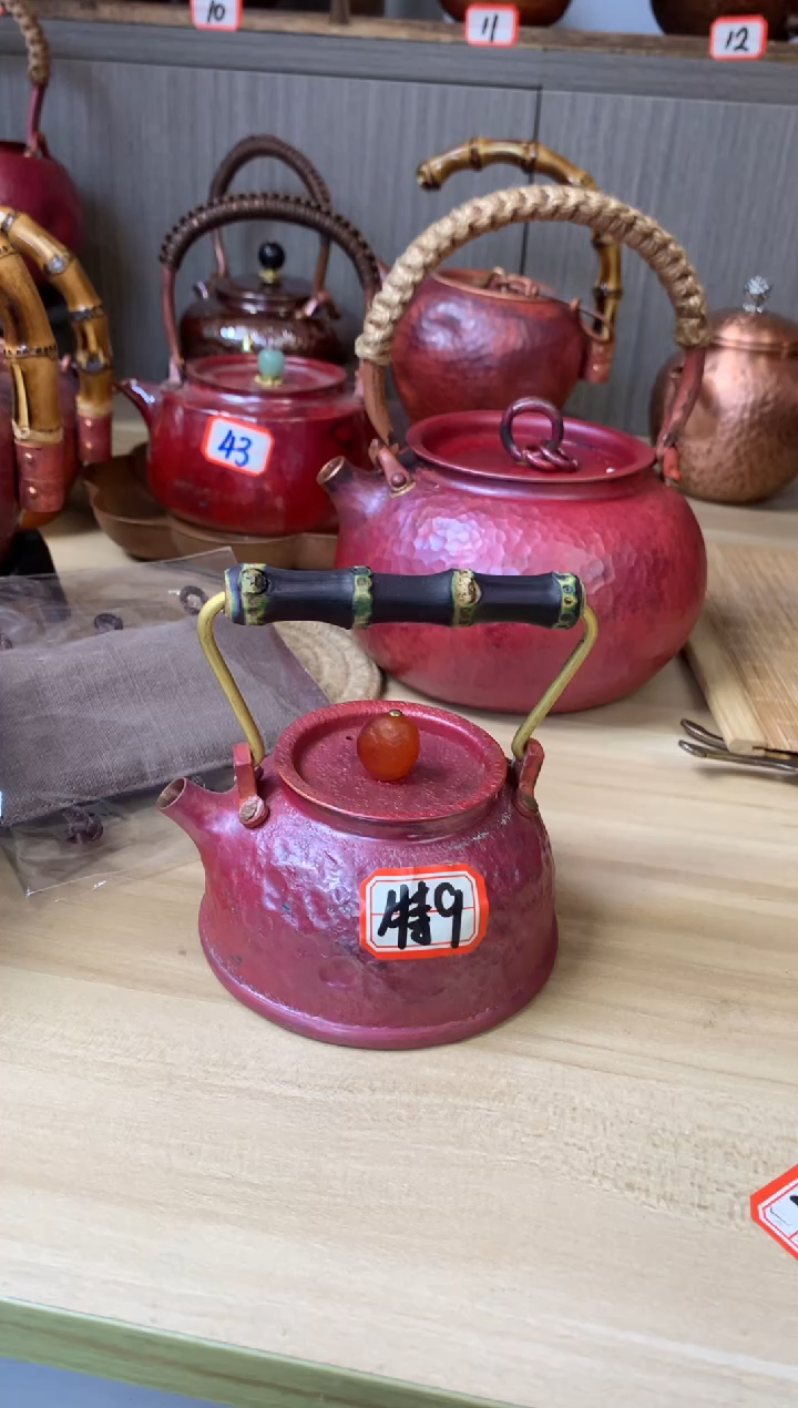 一***提火烧红石头纹竹节闷泡壶