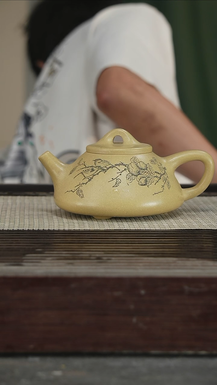 茶壶紫砂带证350CC85号