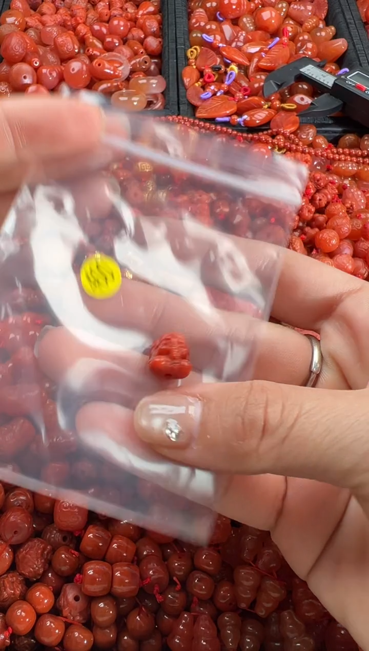 【闪购商品】南红玛瑙颈饰未镶嵌2