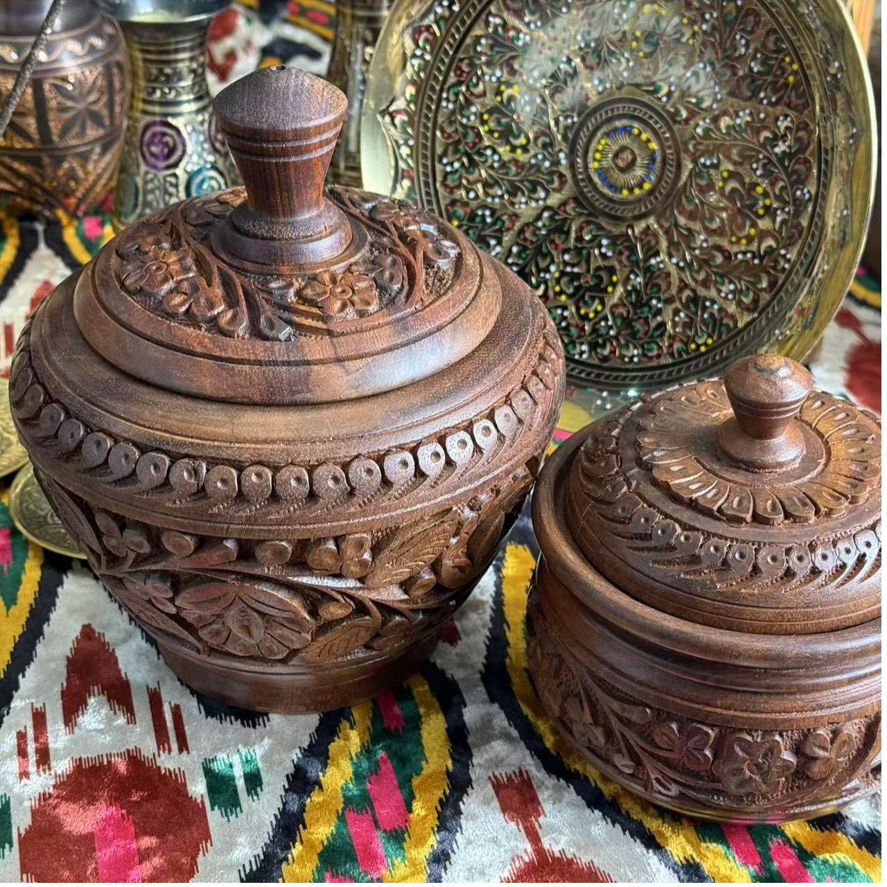 巴基斯坦纯手工雕刻实木茶罐