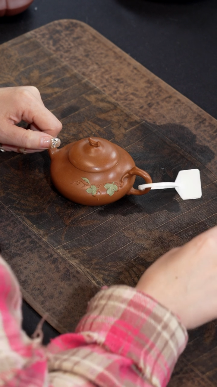 【闪购商品】紫砂茶壶黄降坡扁葫芦壶160cc