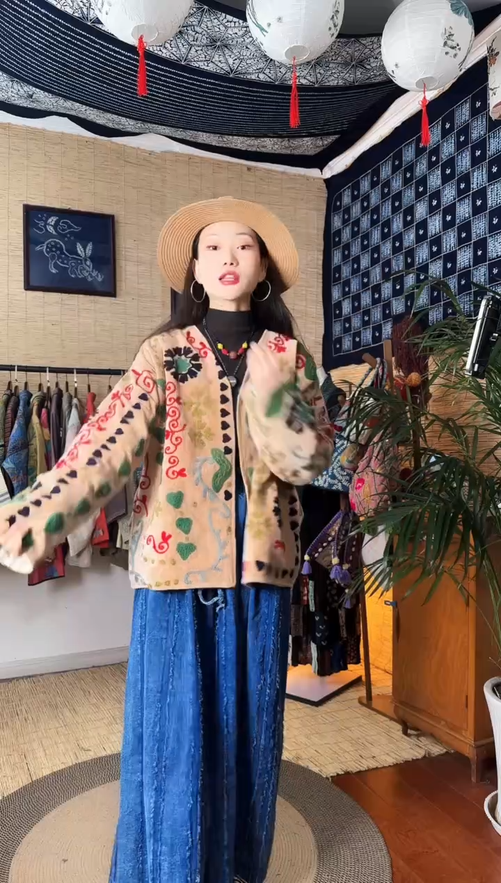 【闪购商品】设计师款天鹅绒刺绣外套