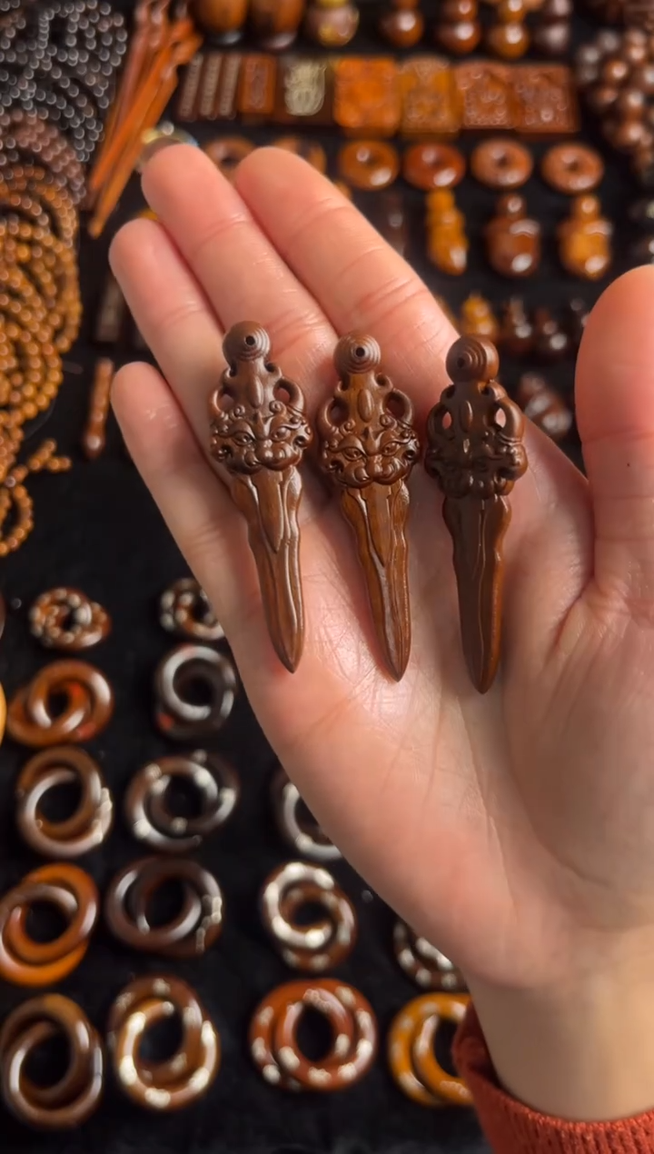 枣木雷击枣木老料狮咬剑