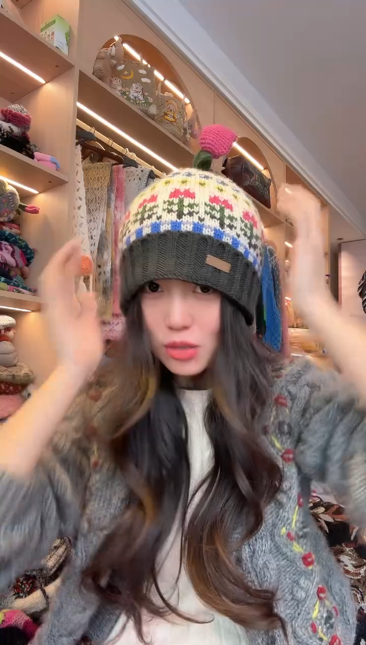 羊毛美利奴白色郁金香帽