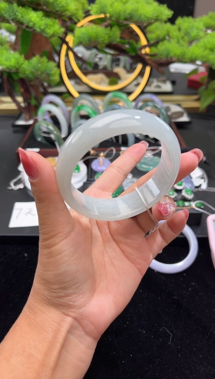 未镶嵌手镯翡翠手镯