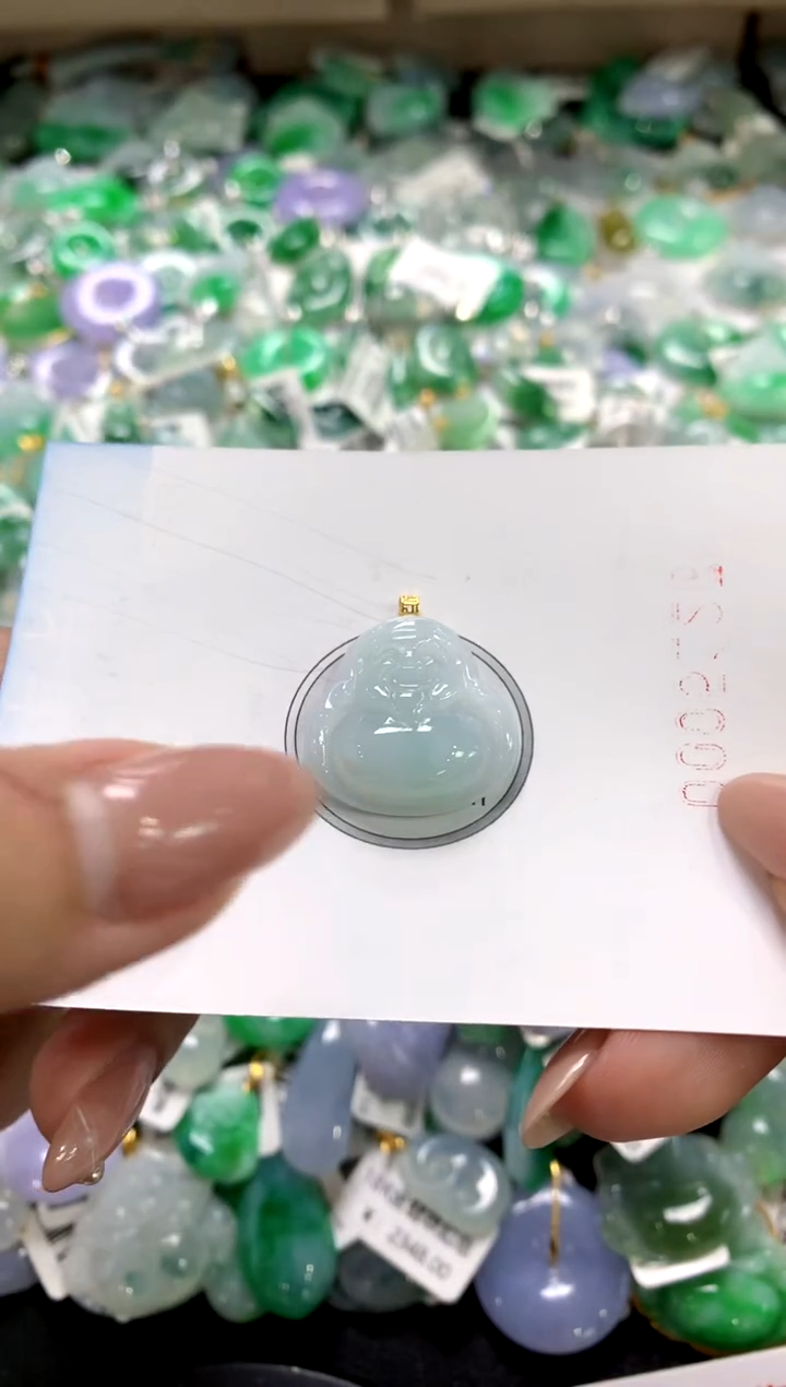 颈饰18K金镶嵌翡翠1111111111111111