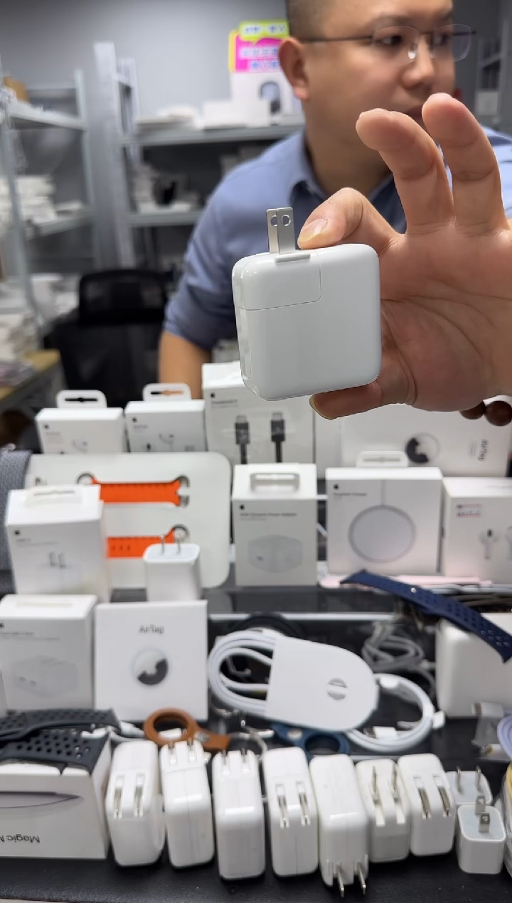 未拆封上****~苹果35W双口小瑕疵