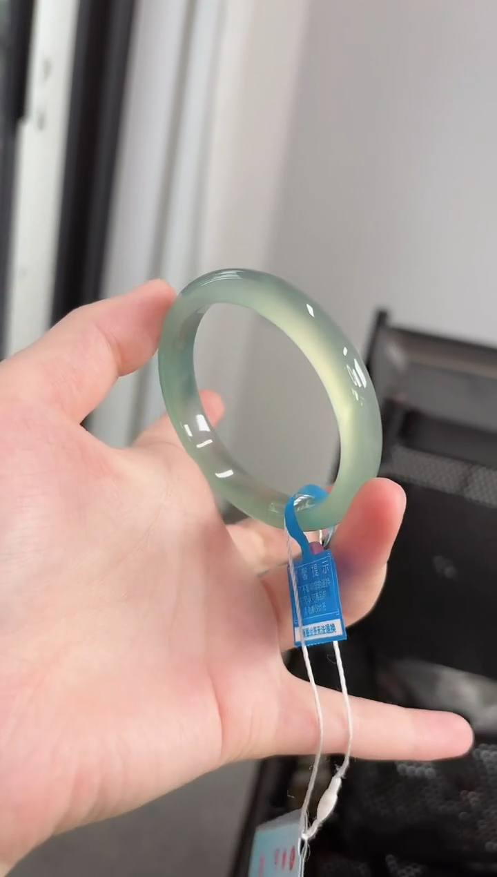 玛瑙/玉髓手镯未镶嵌55圈