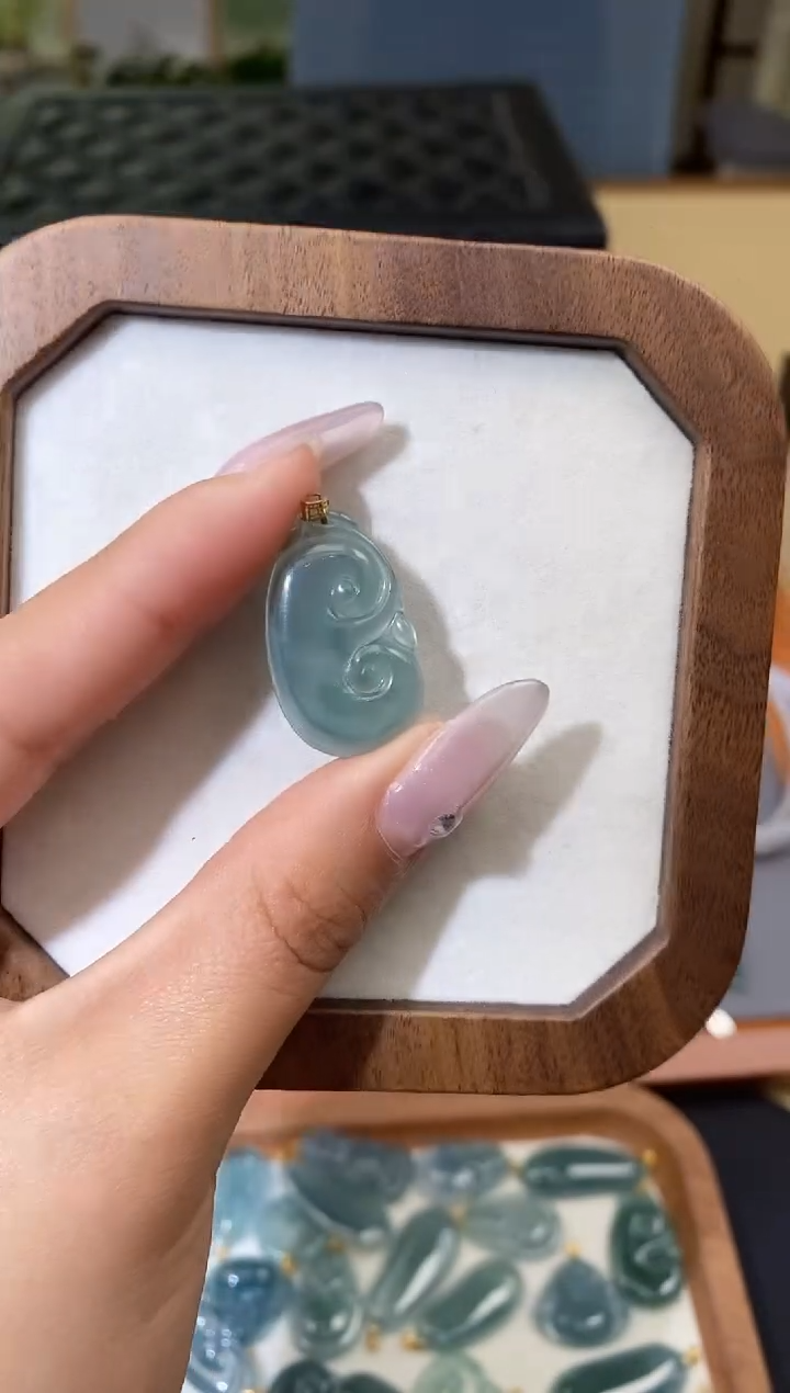 【闪购商品】翡翠吊坠(不含链)未镶嵌天然A货翡翠（多样性发一） 