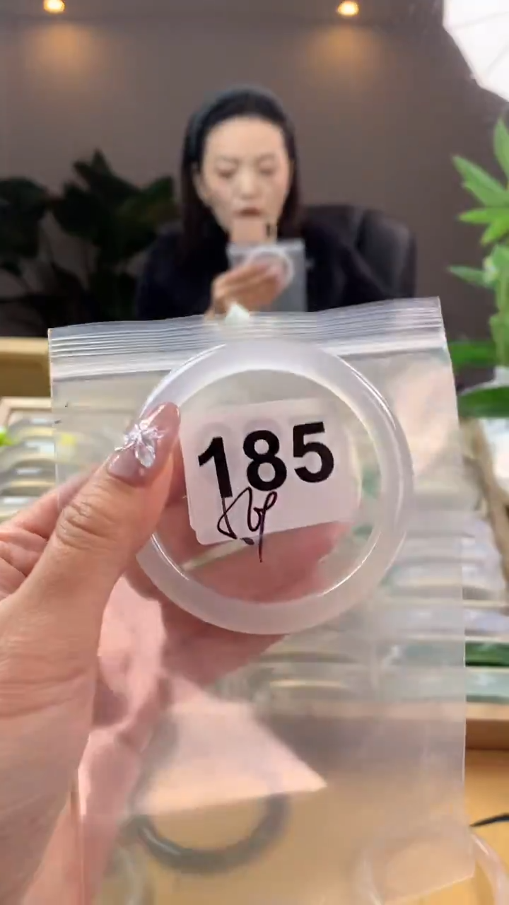 【闪购商品】玛瑙/玉髓手镯未镶嵌185