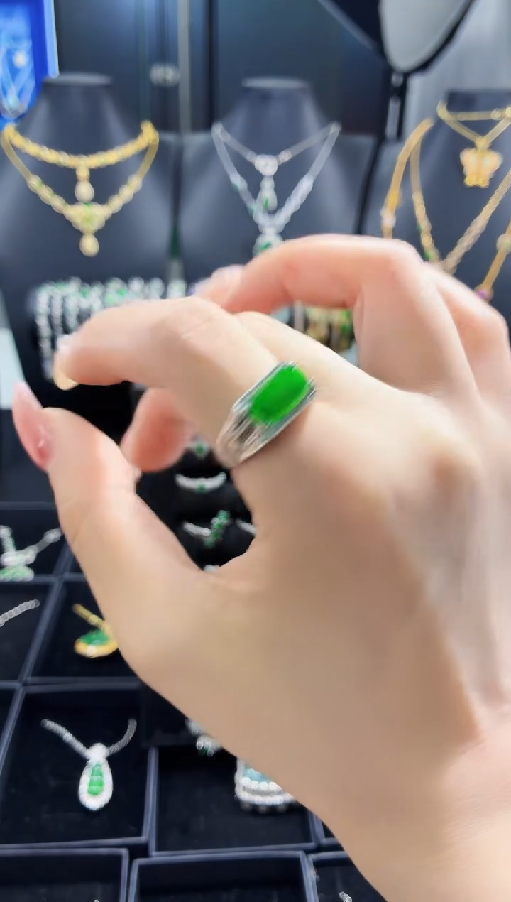 翡翠戒指未镶嵌戒指