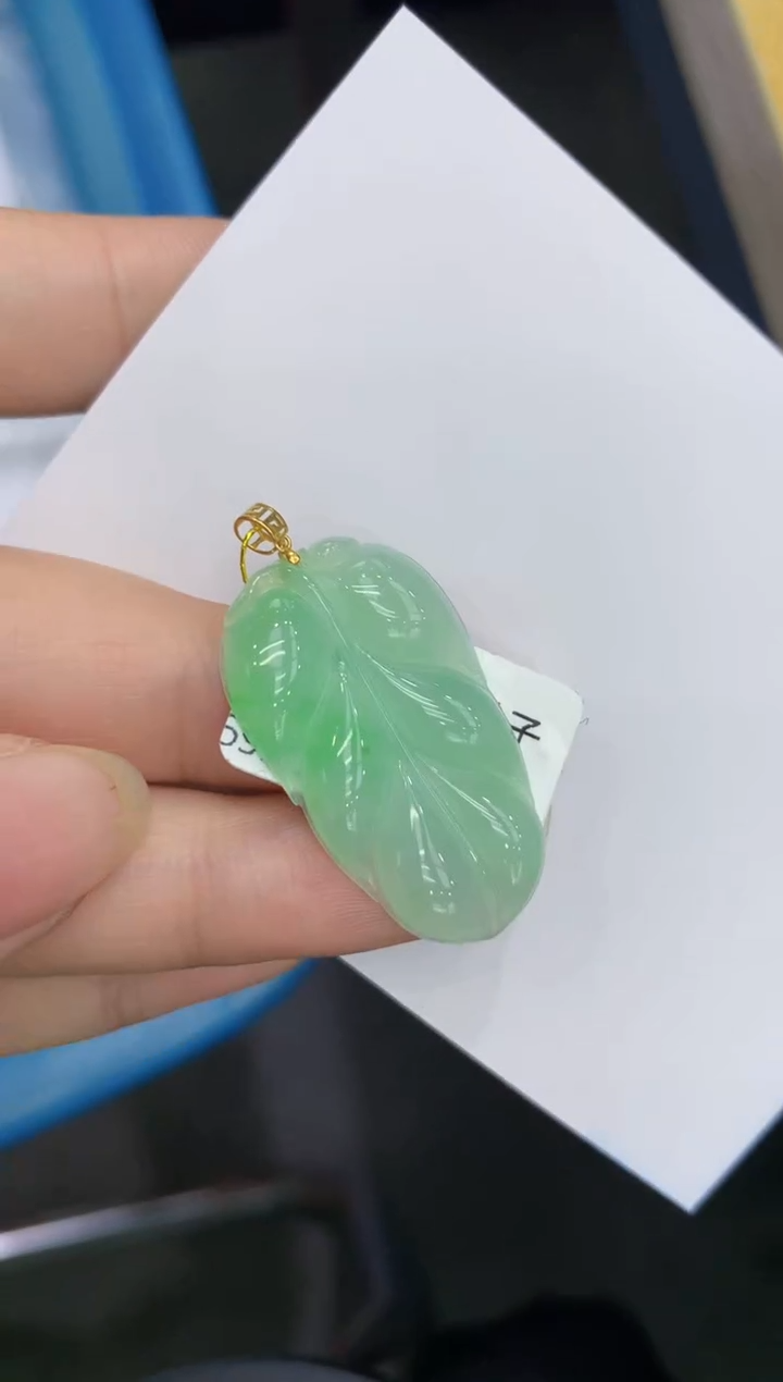 【闪购商品】翡翠颈饰18K金镶嵌8888888888