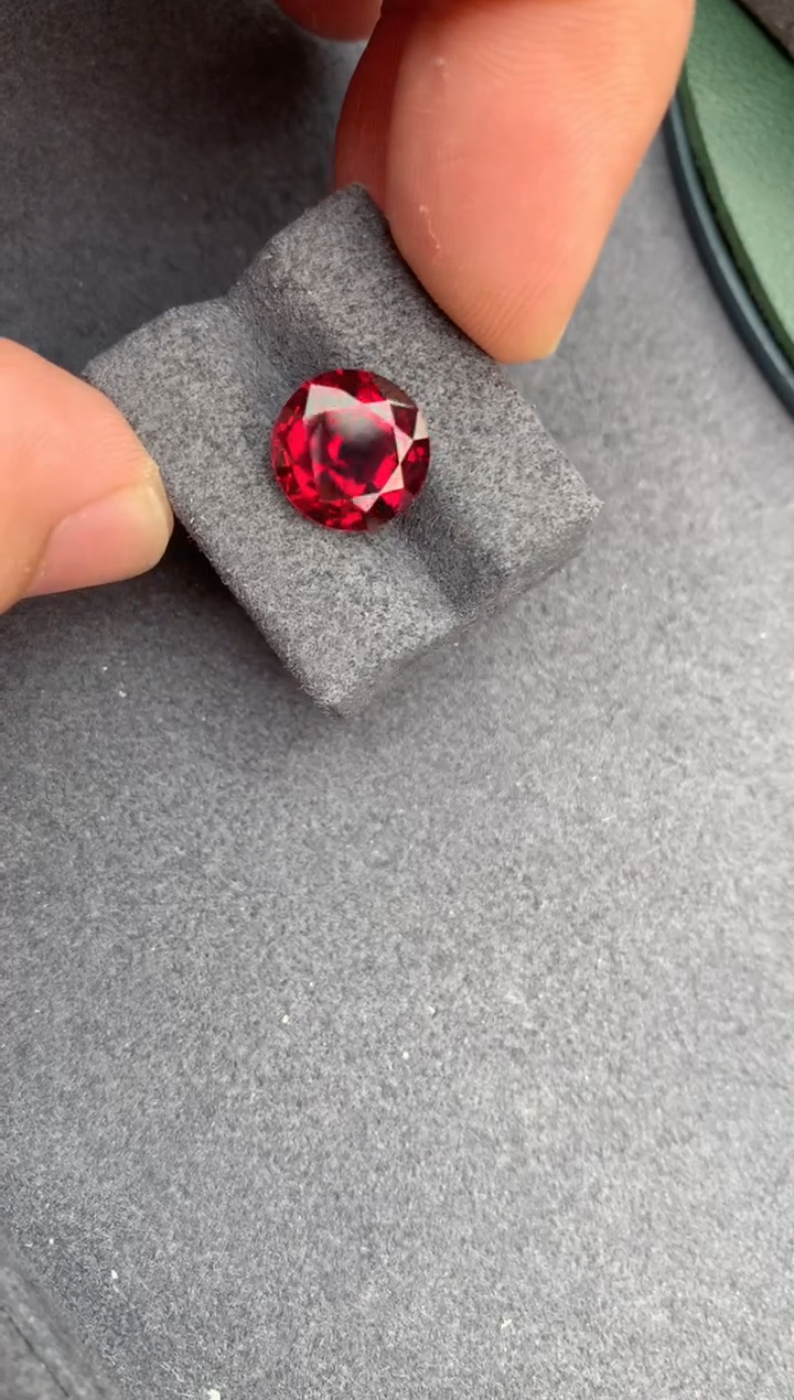 【闪购商品】石榴石裸石未镶嵌5.7ct镁铝榴石