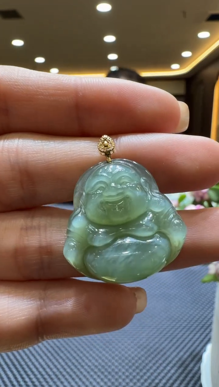 颈饰18K金镶嵌和田玉挂件