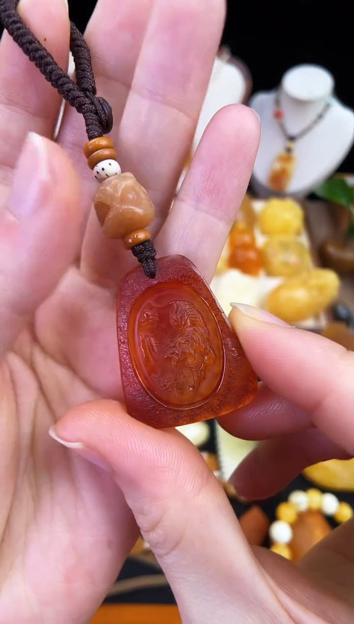 琥珀未镶嵌珠宝奇石柒月