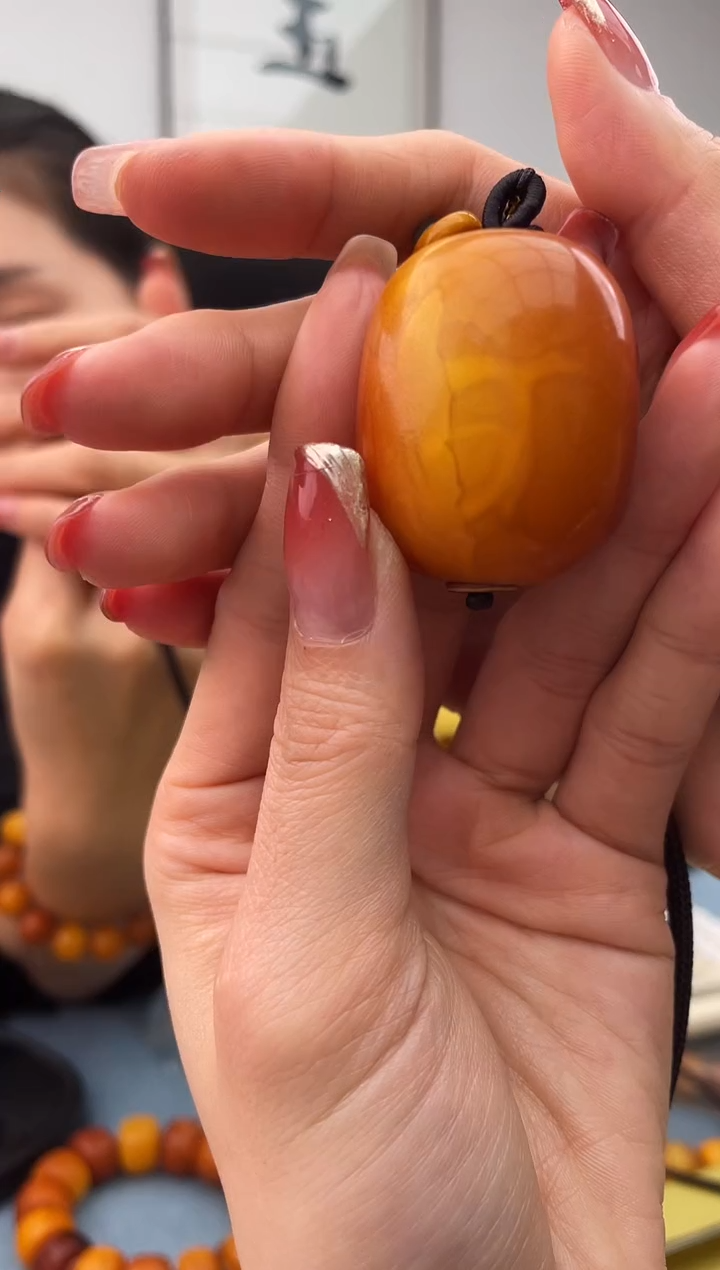 【闪购商品】蜜蜡珠宝奇石未镶嵌假一赔十，多样性发一件