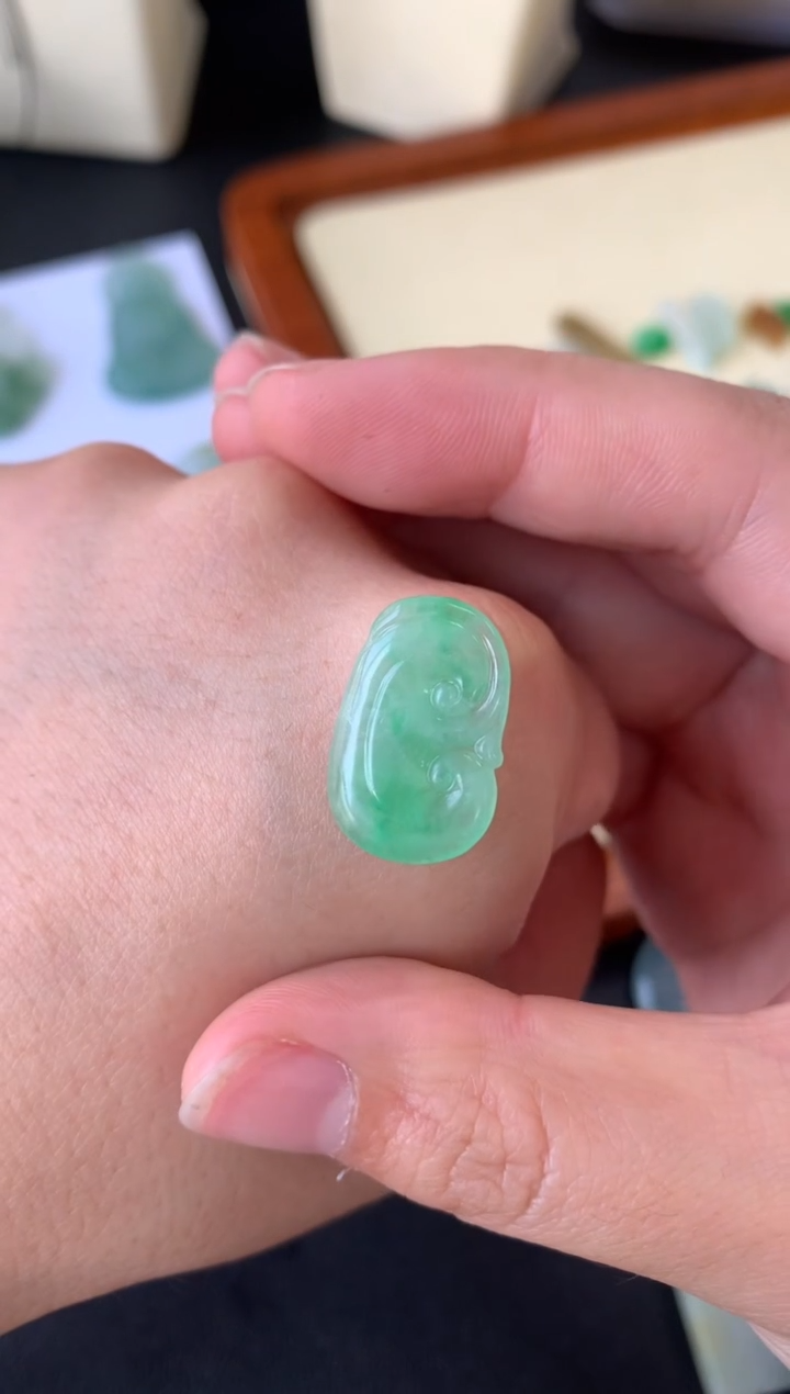 【闪购商品】定制翡翠未镶嵌翡翠