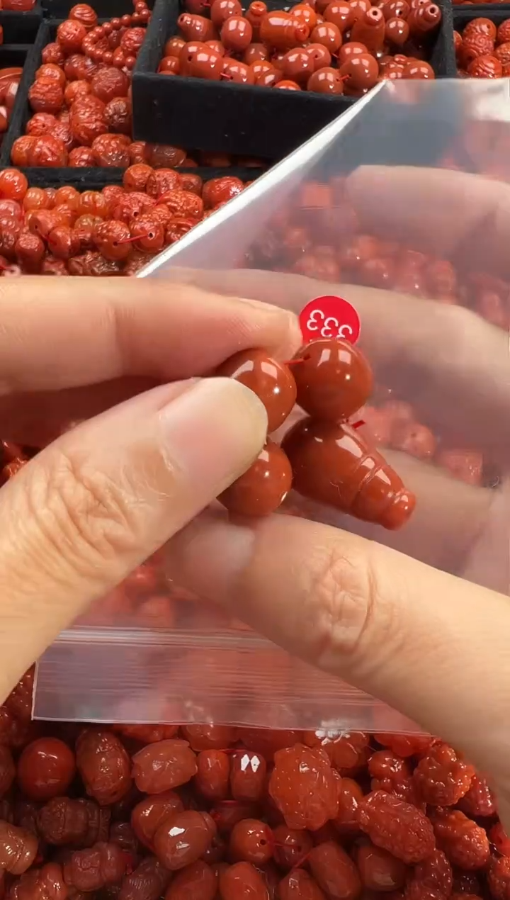 颈饰未镶嵌南红玛瑙1