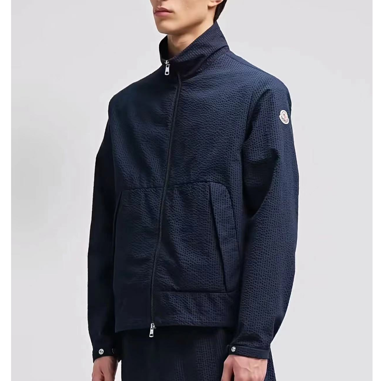未拆封 MONCLER 盟可睐 SS25 袖标logo泡泡纱轻质长袖夹克