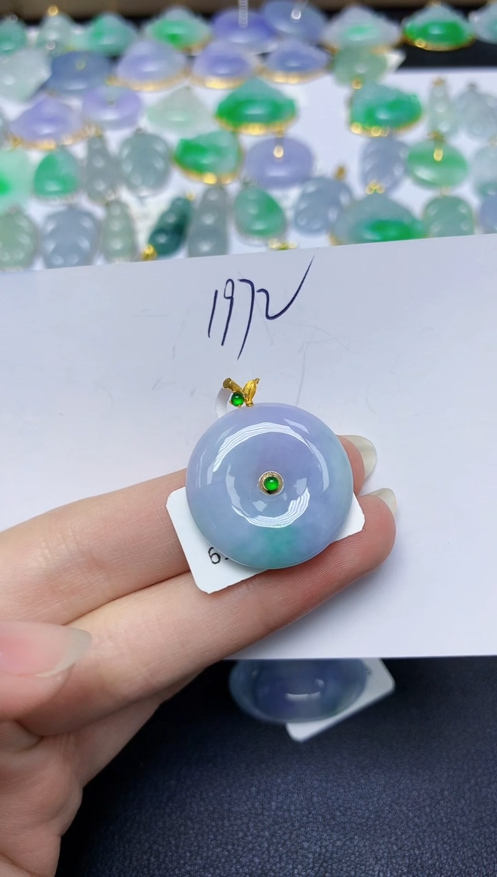 翡翠18K金镶嵌颈饰天然缅甸翡翠A货