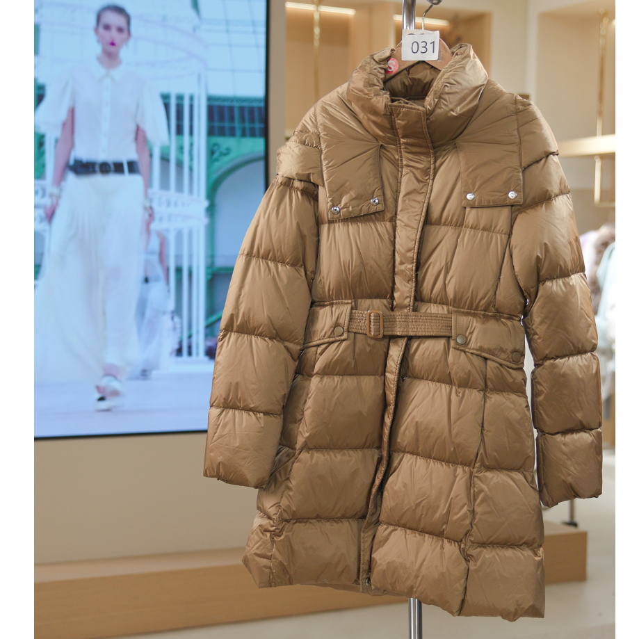 031 秋冬常规款百搭气质羽绒外套女装
