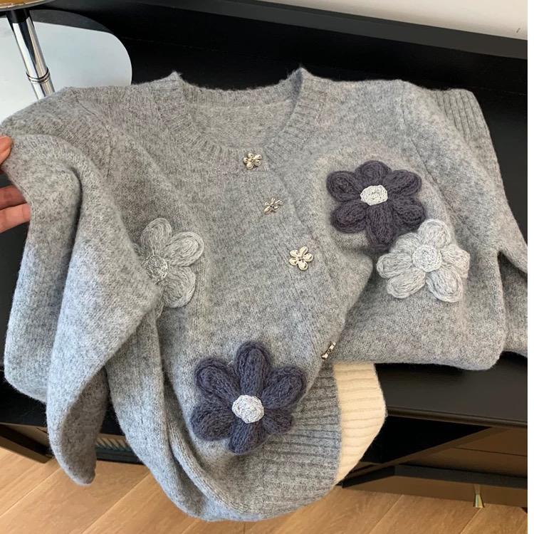 【焦糖玛奇朵】2025秋季新款针织开衫手工缝花Y7153